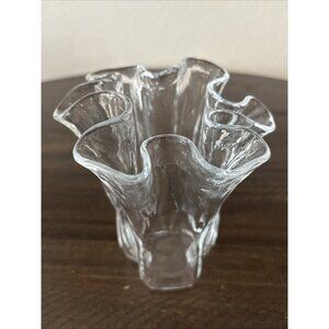 Vintage Hand-blown Art Glass Ruffle Handkerchief Vase 7”
